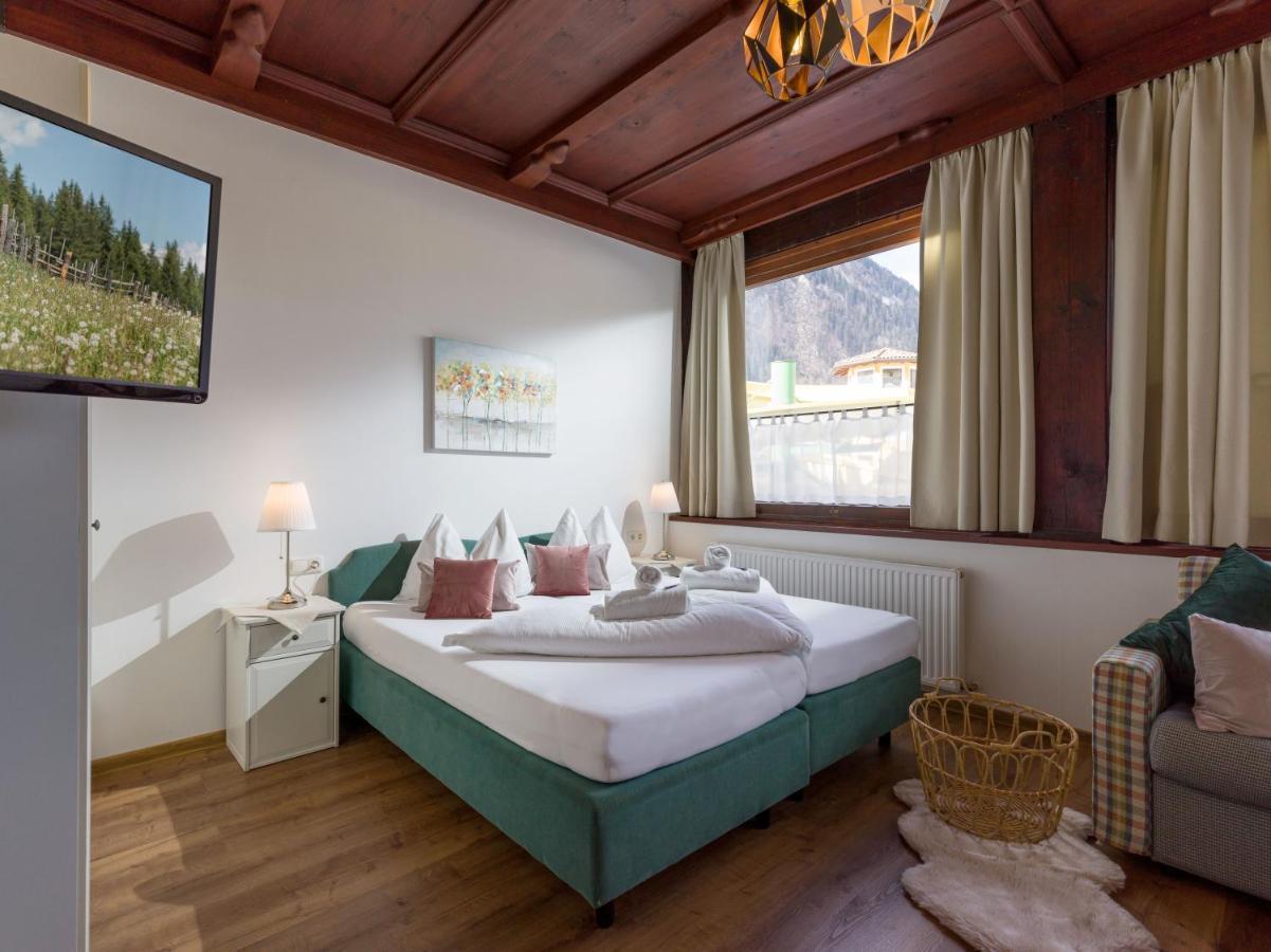 Gasthof Restaurant Waldcafe Mayrhofen Exteriör bild