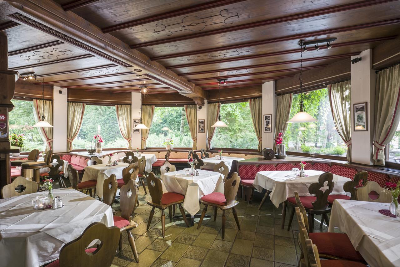 Gasthof Restaurant Waldcafe Mayrhofen Exteriör bild